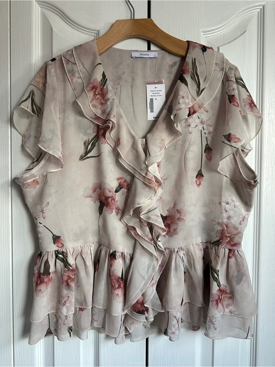 Ricki's Tops - Ricki's Floral Ruffle Cream Button Up Blouse. NWT Size Large